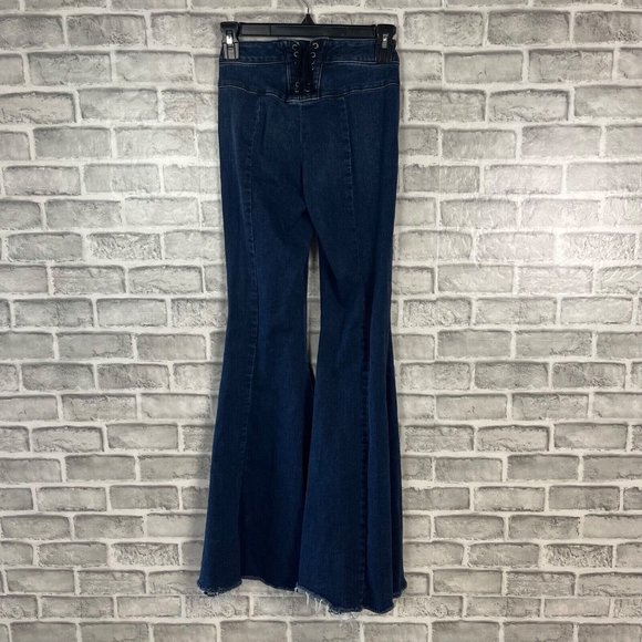 We The Free Super High Rise Lace Up Flare Jeans Size 24 Dark Wash Hippie 24x31 - Picture 4 of 13